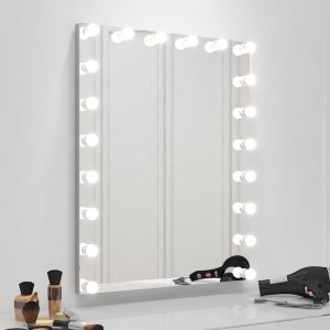 Grand Mirrors HOLLYWOOD in a vanity room